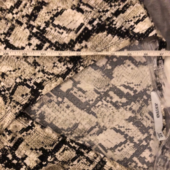 JustFab Soft Snakeskin Print Wrap Dress Size XXL (16-18) - Picture 14 of 14